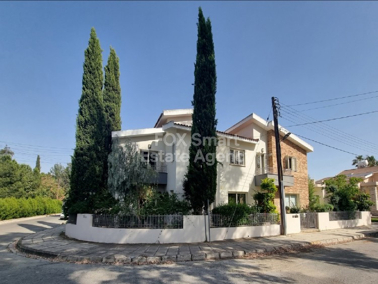 House, For Sale, Nicosia, Strovolos  5 Bedrooms 3 Bathrooms.....