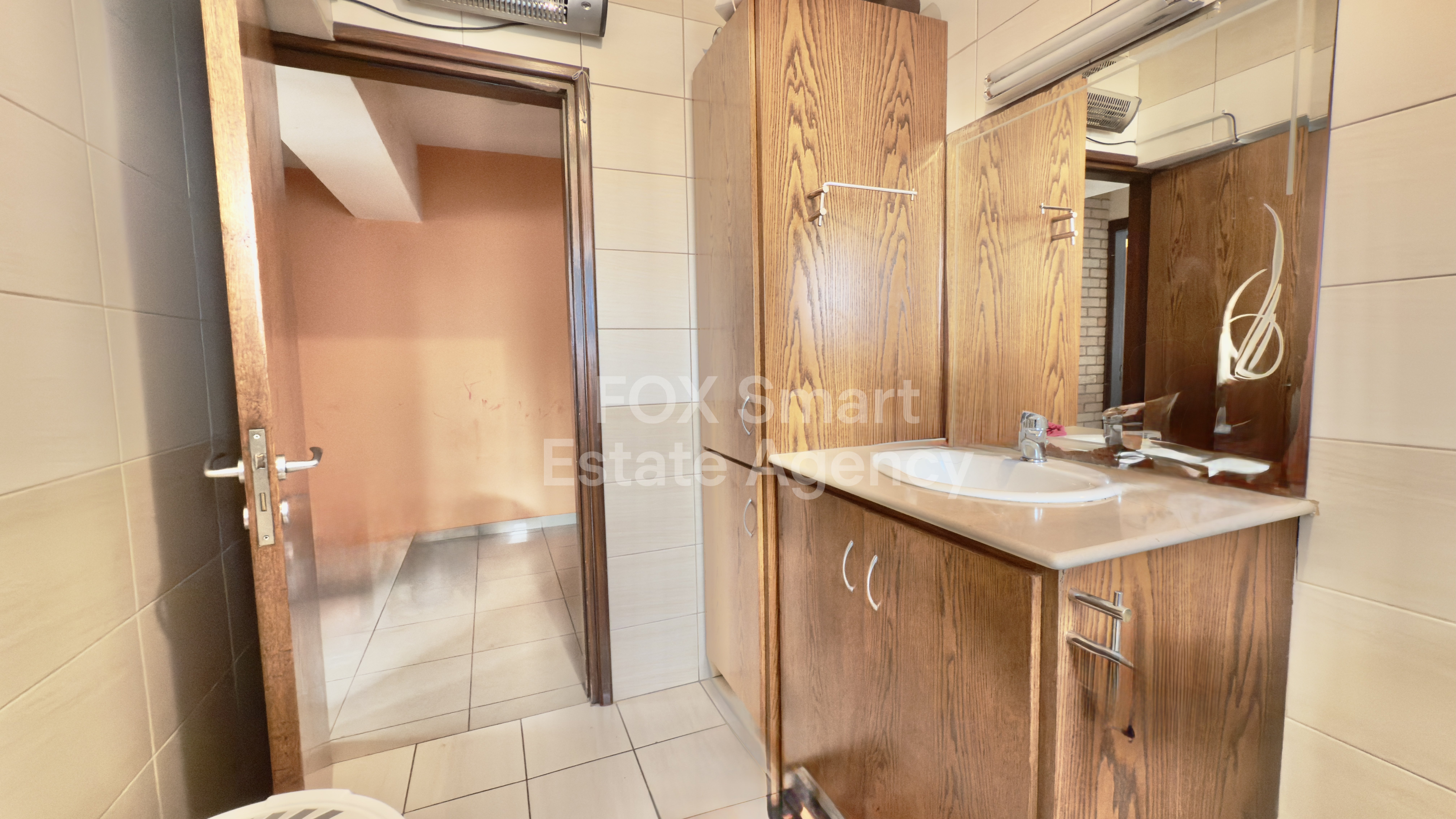 Spacious 3-Bedroom Apartment with Title Deeds – Exceptional Value in Kiti