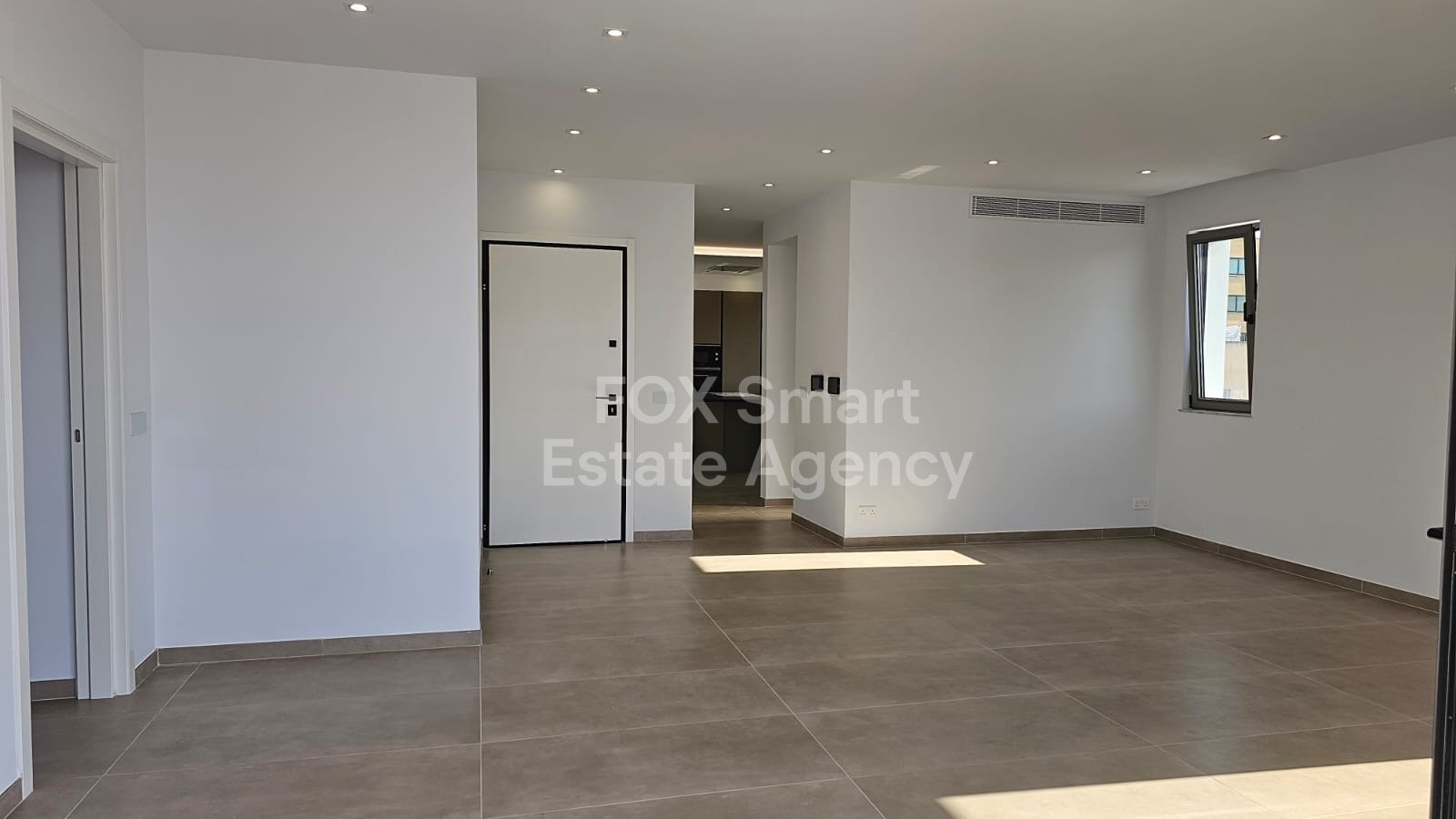 Luxurious Three Bedroom Penthouse Apartment