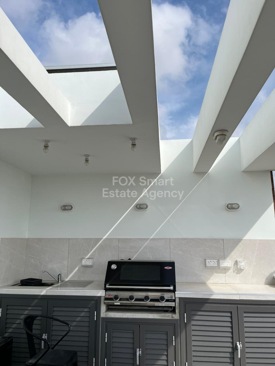 2 Bedroom Penthouse with Roof Garden, Era area, Larnaca