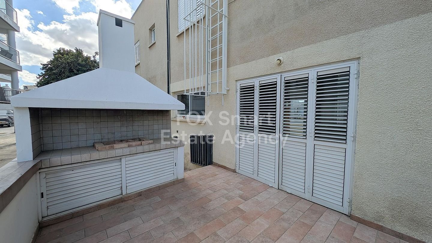 Charming Ground-Floor Apartment, with large verandas in Prestigious Strovolos