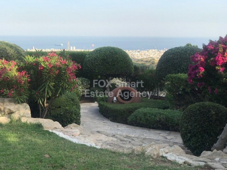 House, For Sale, Limassol  5 Bedrooms 4 Bathrooms 1466.00 Sq.....