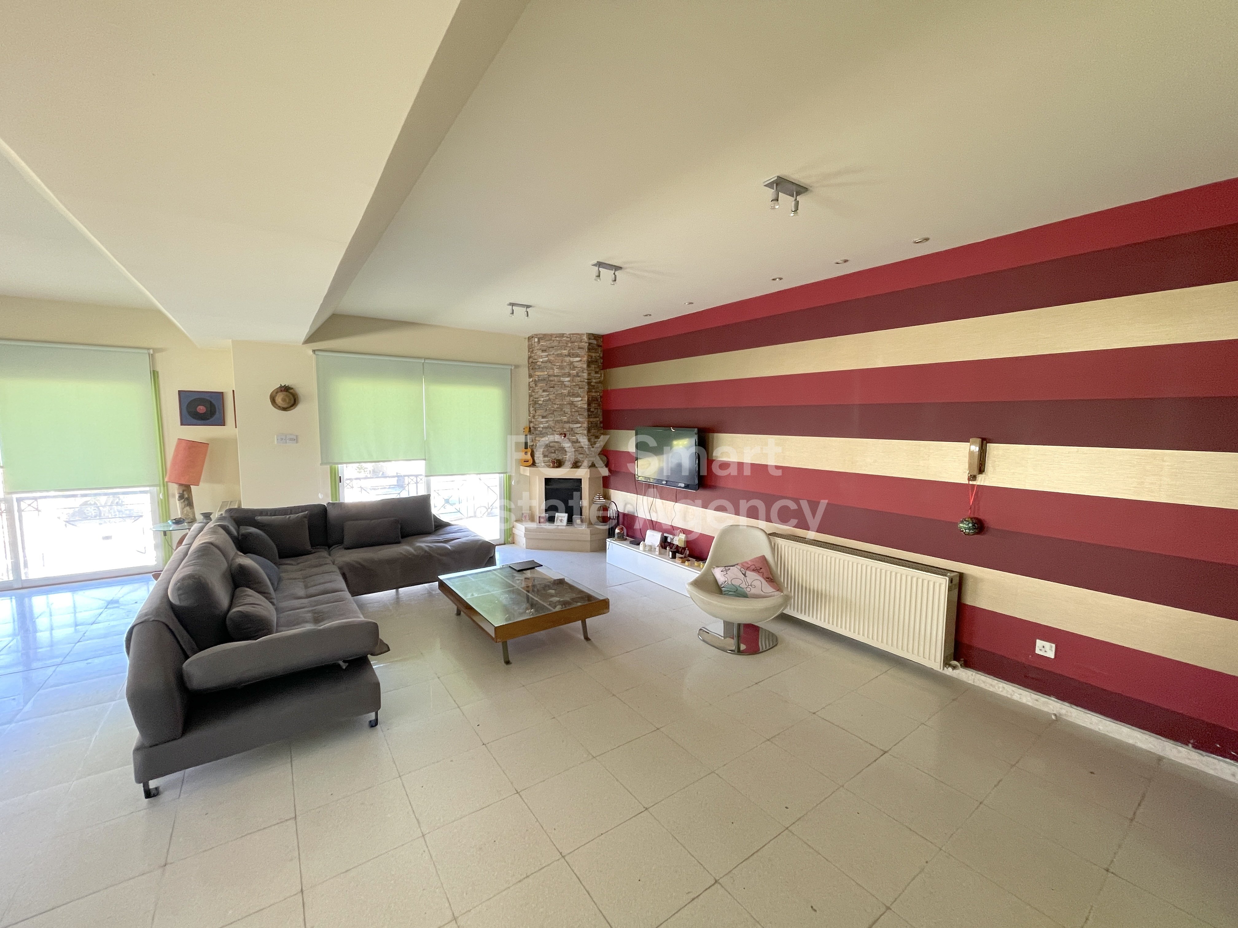 Prime Urban Retreat: Stylish Living in Heart of Aglantzia