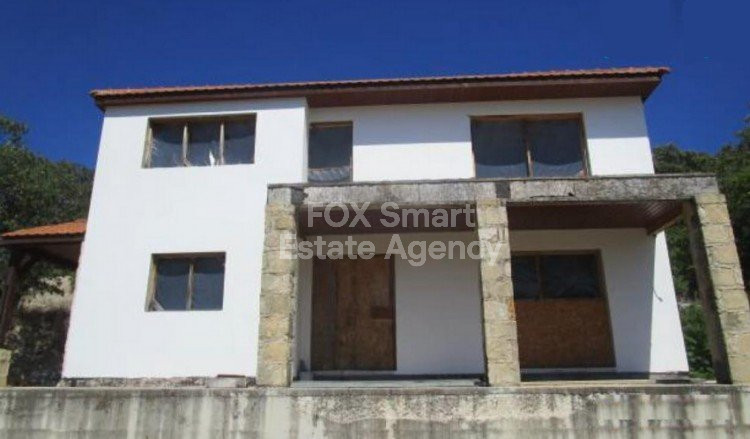 House, For Sale, Paphos, Lysos  4 Bedrooms 2 Bathrooms 2007......