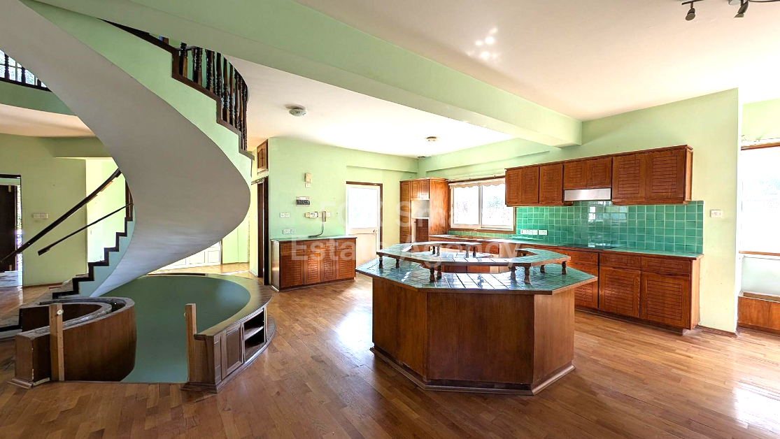 Four bedroom house for sale, Aradippou.