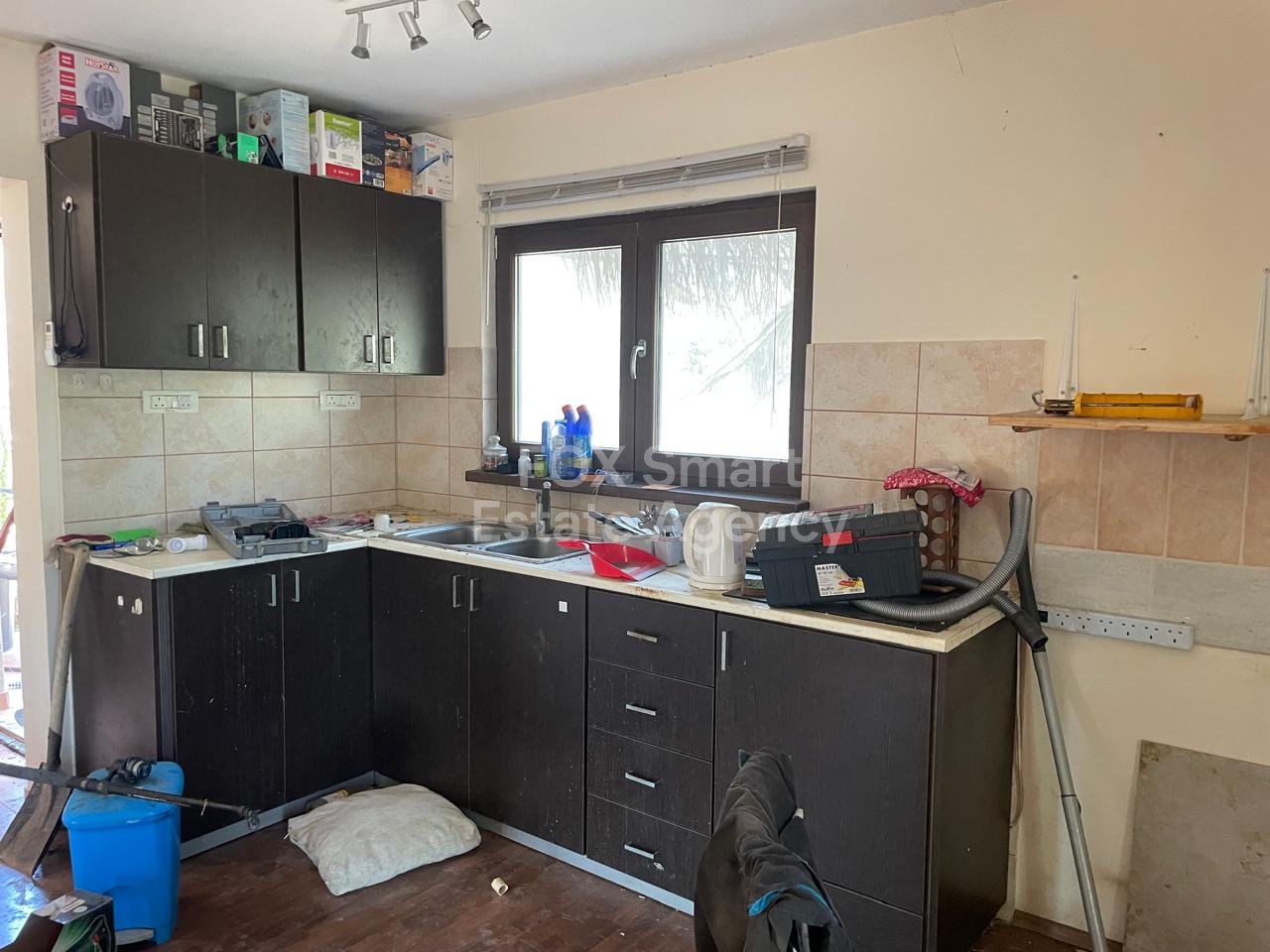 2 Bedroom HOuse, 2,272m2 Land, Olive Trees, Kalo Chorio, Larnaca
