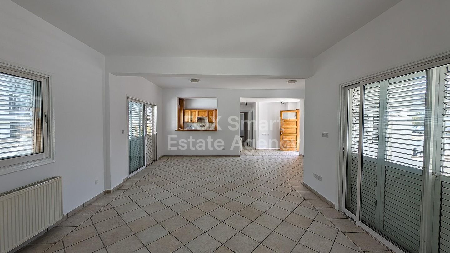 Charming Ground-Floor Apartment, with large verandas in Prestigious Strovolos