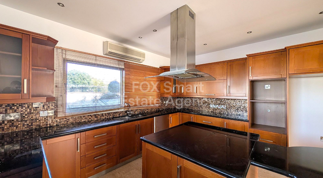 Four bedroom house for sale, Pyla.