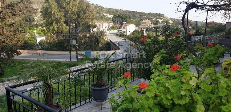 House in Kalavasos - Image 2