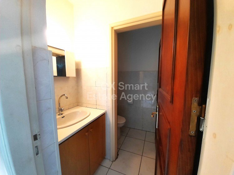 House in Nicosia - Image 4