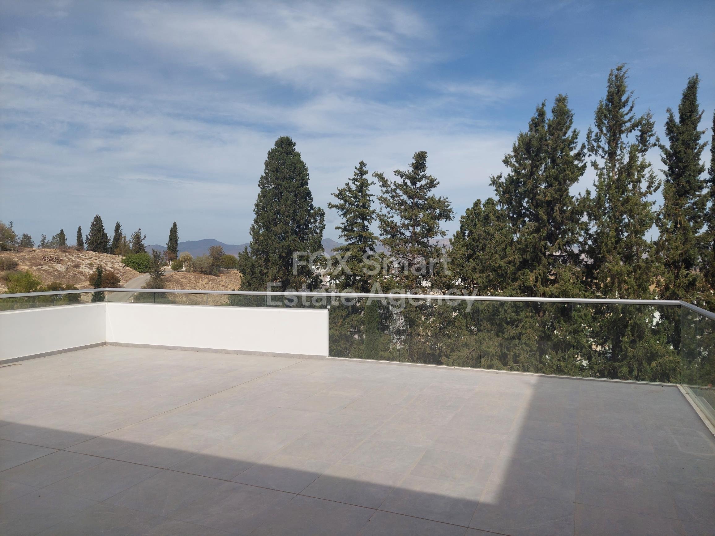 For rent 3 bedroom  top floor apartment in Aglantzia close to Larnakos Street, in Nicosia.