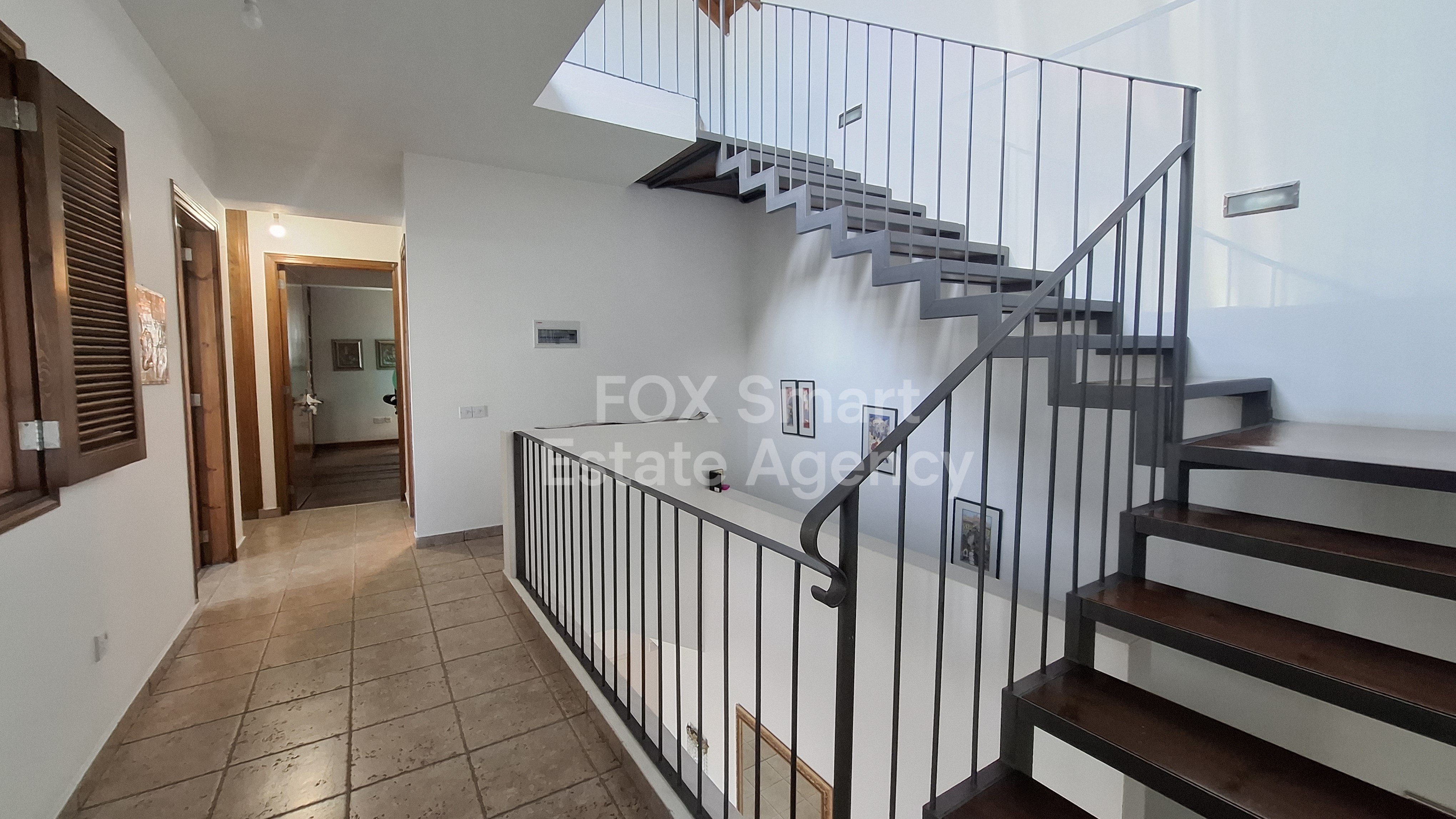 Beautiful traditional style house in a peaceful neighborhood