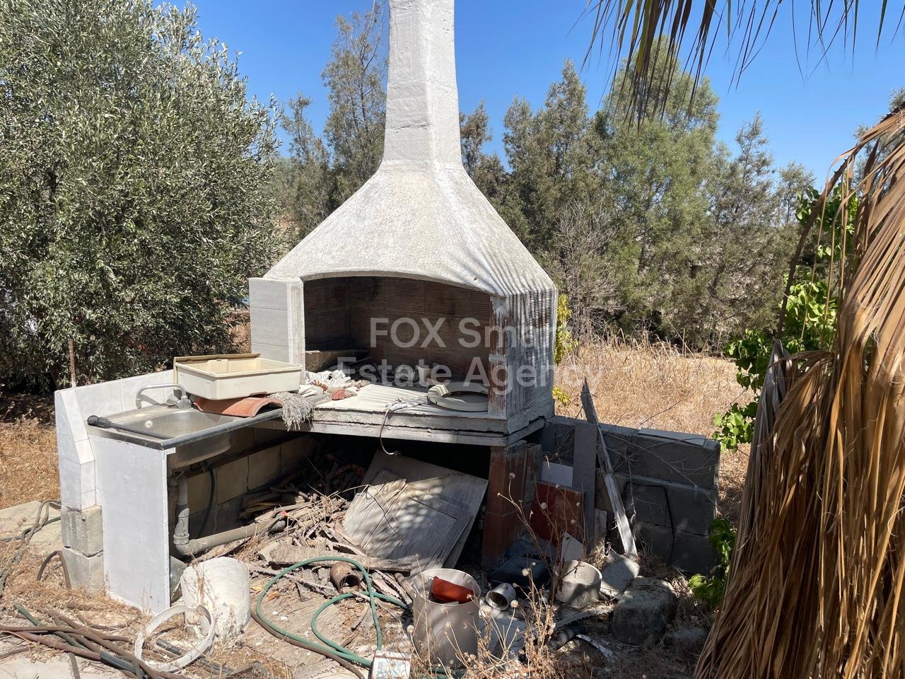 2 Bedroom HOuse, 2,272m2 Land, Olive Trees, Kalo Chorio, Larnaca