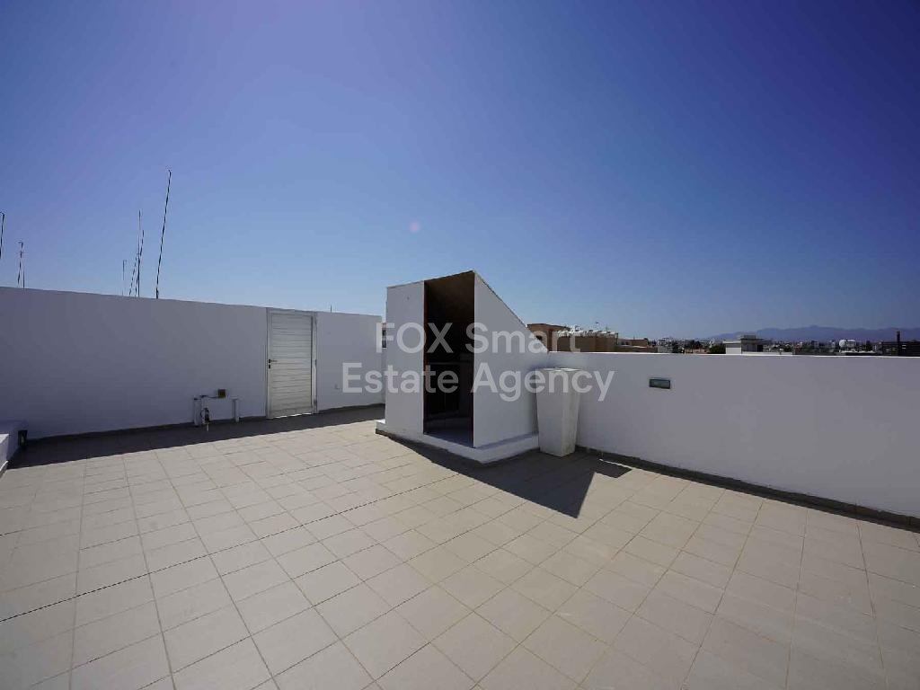 Spacious two bed top floor apartment with roof garden in Strovolos-Nicosia