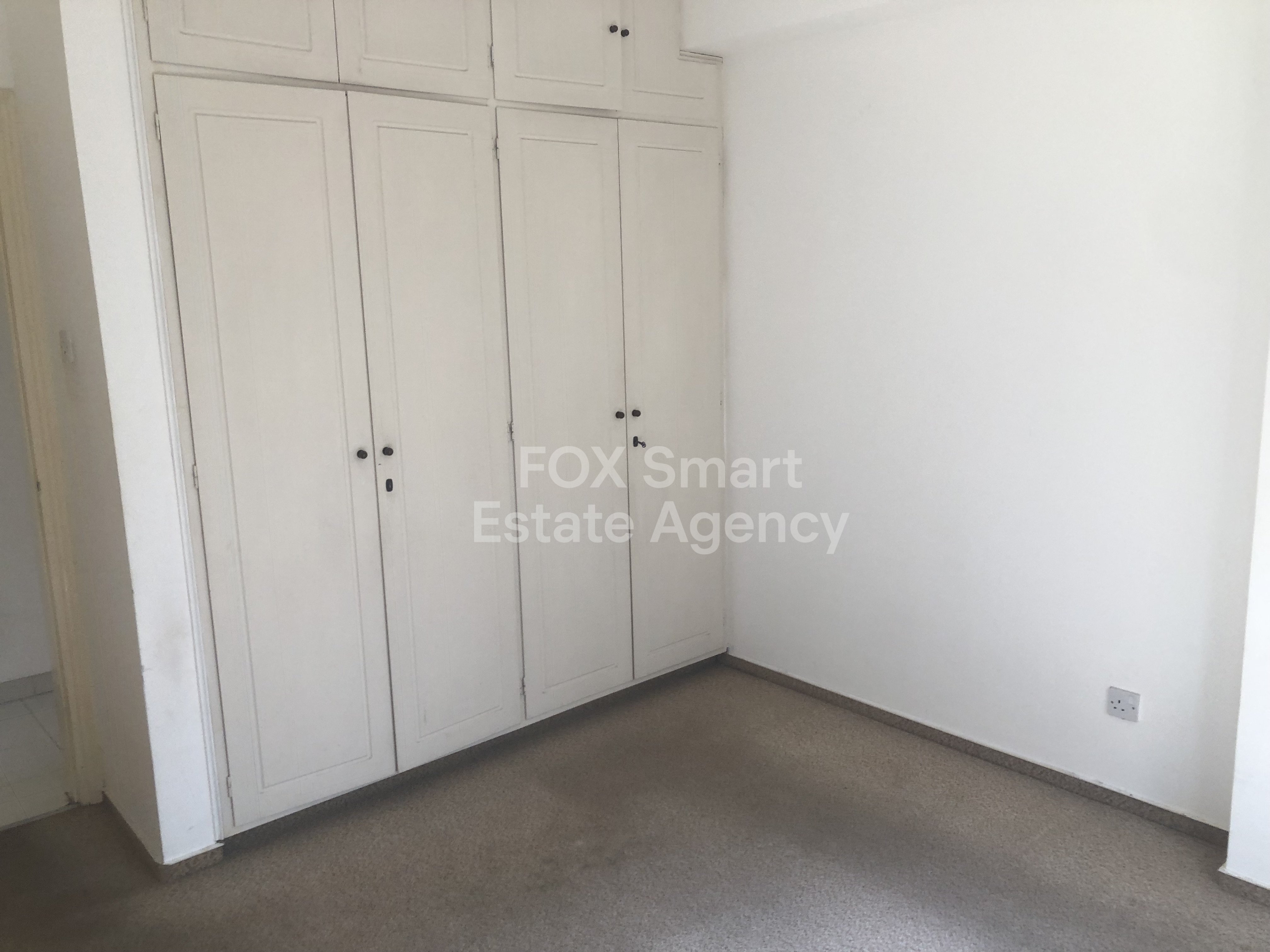 For sale 3-bedroom apartment in Agioi Oologites Nicosia near Kennedy street