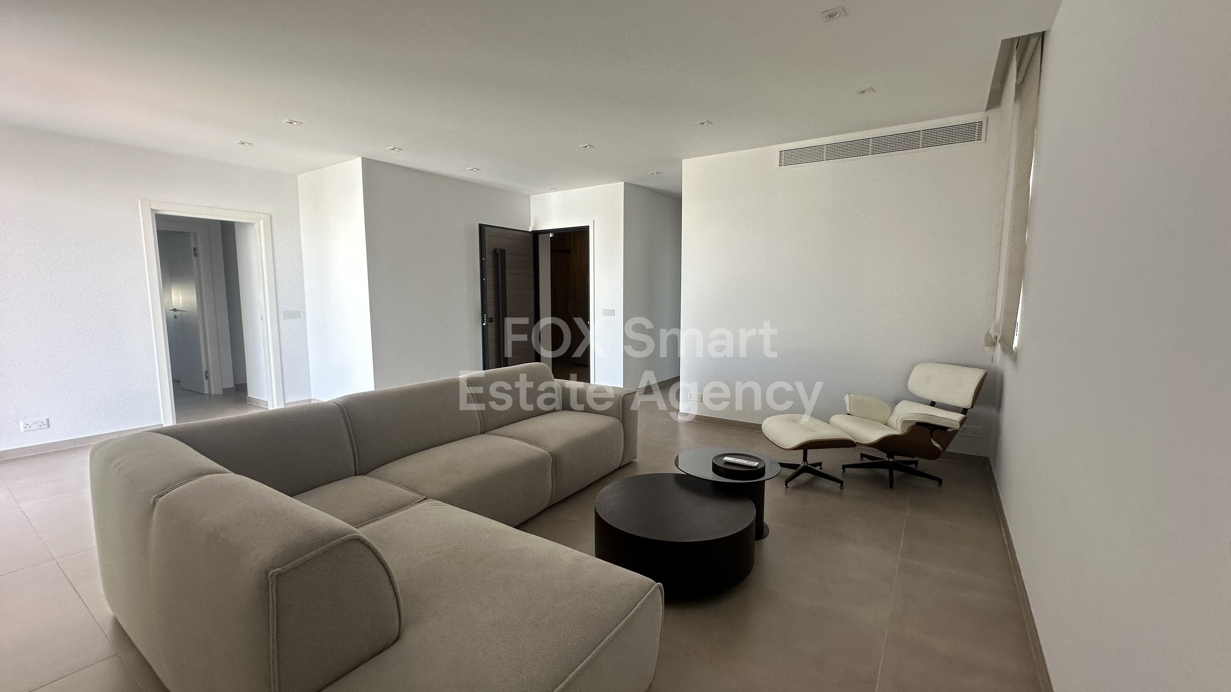 Luxurious Three Bedroom Penthouse Apartment