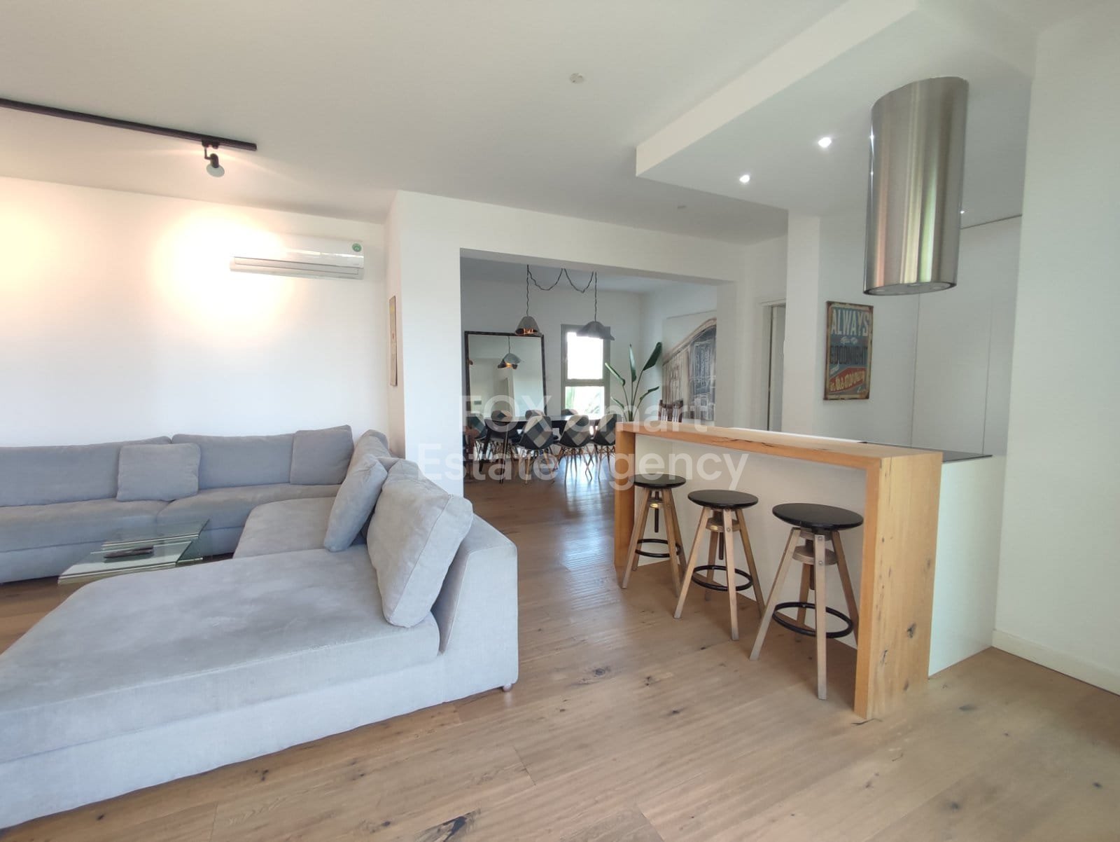 Spacious 2-Bedroom Apartment near Alpha Mega Akropolis