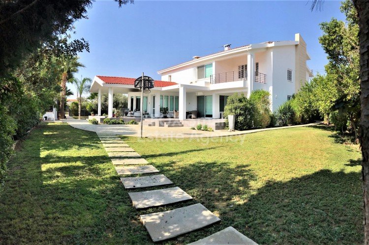 House, For Sale, Nicosia, Latsia  7 Bedrooms 4 Bathrooms 124.....