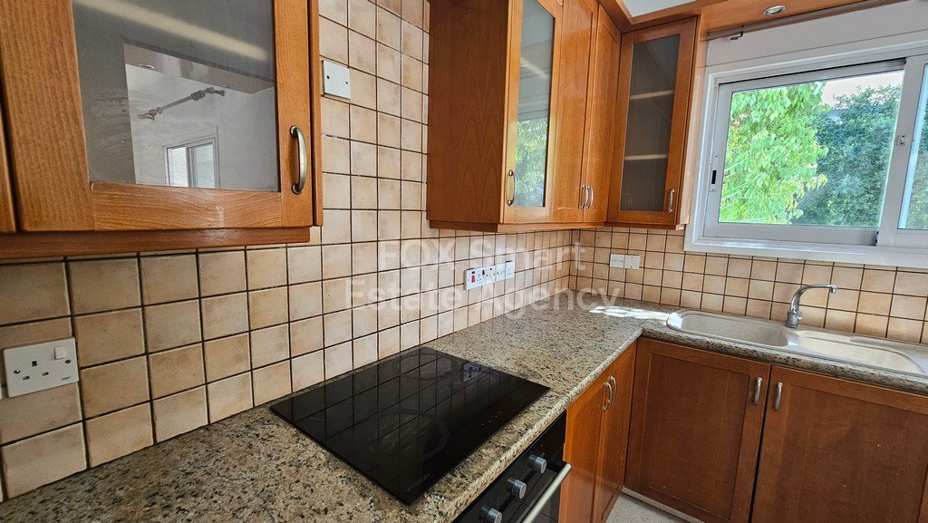 Beautiful Three bedrooms Ground apartment with a private entrance