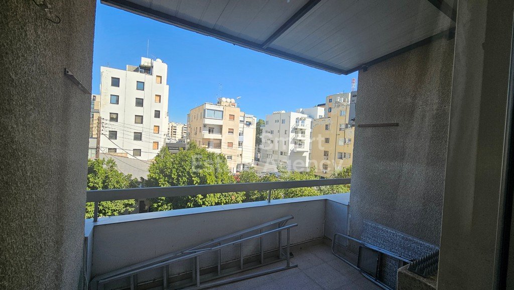 For Sale 3 Bedrooms  Apartment in Strovolos.