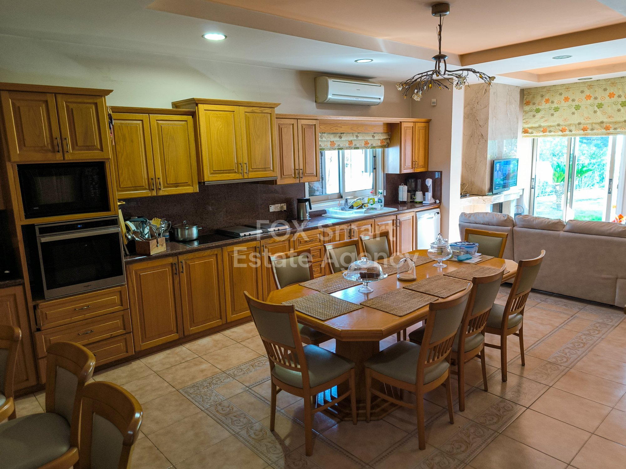 Luxury 5-Bedroom Villa with Private Pool – Prime Residential Area of Larnaca, Cyprus