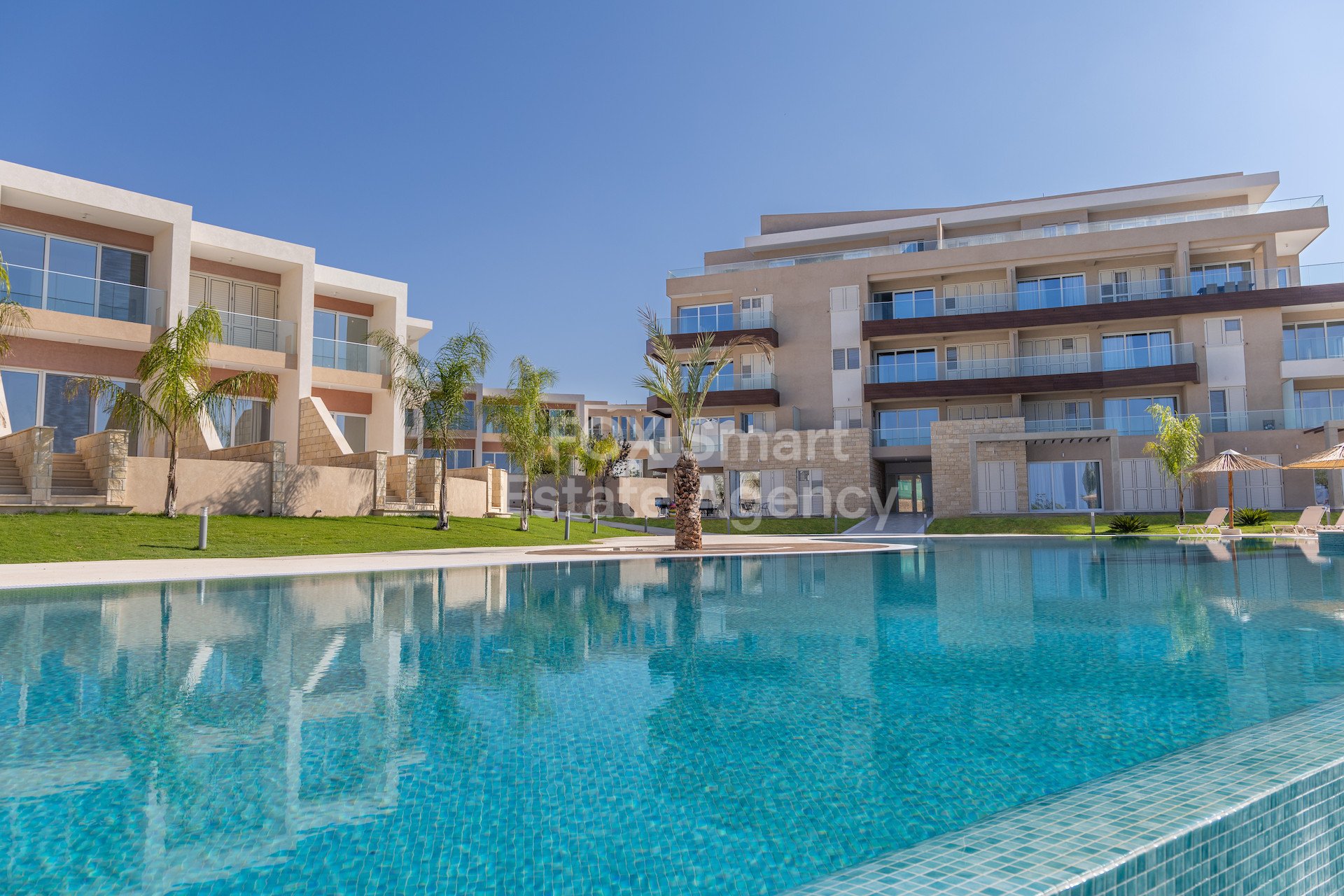 Apartment in Chlorakas - view 1