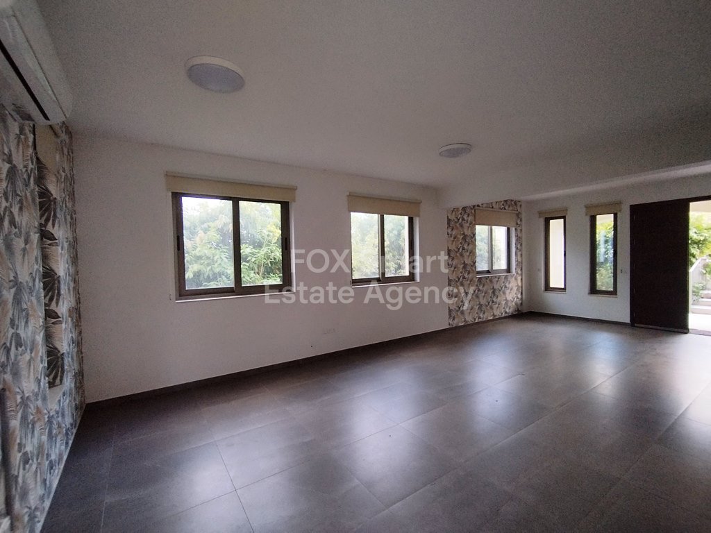 Luxurious 3 Bedroom Villa in Livadia For Rent