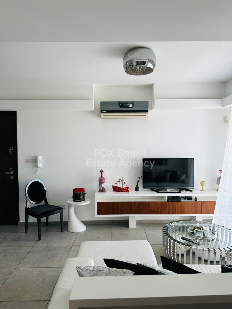 2 Bedroom, Modern Apartment